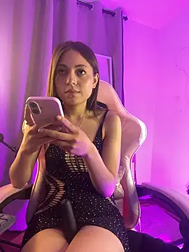 Chat +18 de PrettyAmber ao vivo