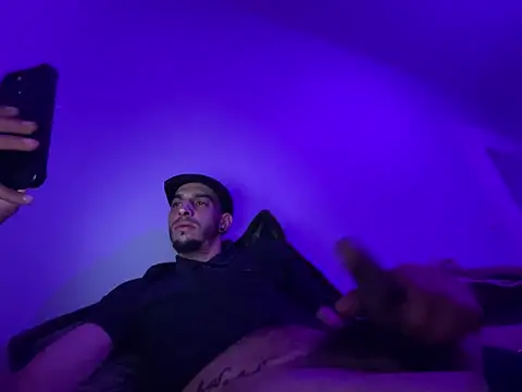 Rebeu313 – Naživo XXX chat