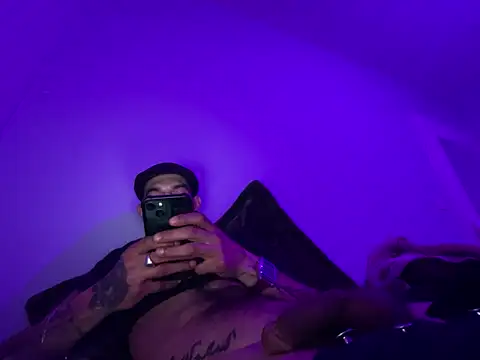 Rebeu313's Webcam Show