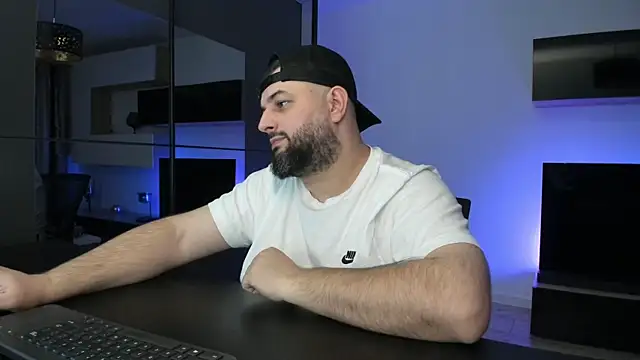 Show modela DravenPeak na web-kameri