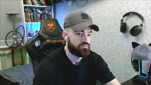 _Mostly_ – Live XXX-chat