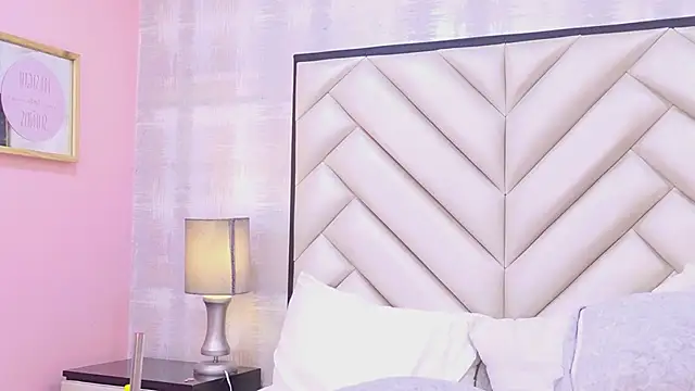 EmmaLeens live XXX chat