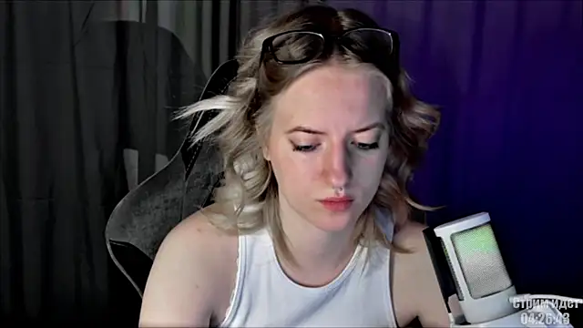 HeyAlise live XXX chat