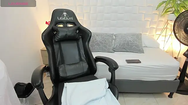 tomie_666's Live XXX Chat