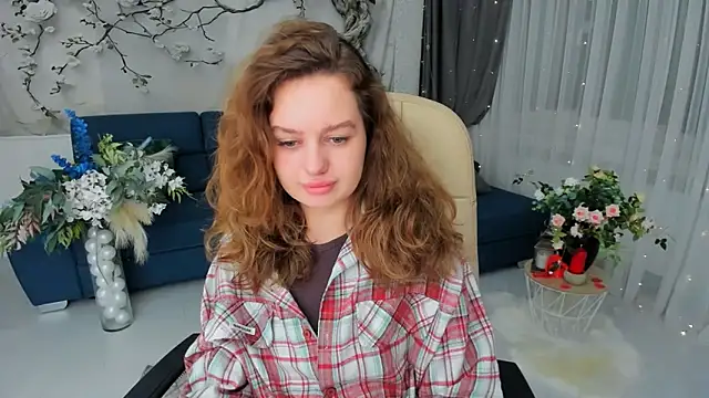 MiracleCurly live XXX chat