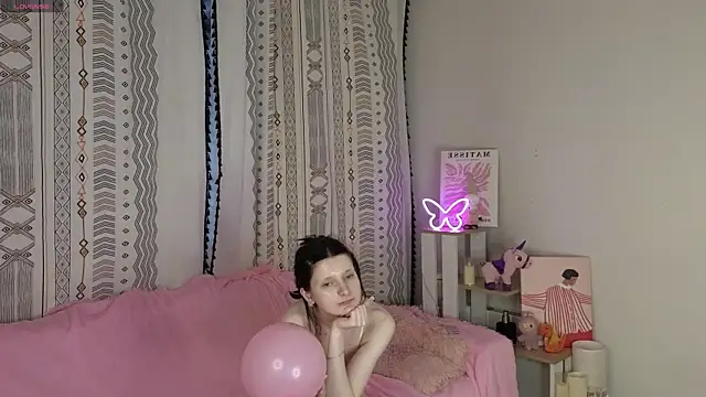 دردشة CarmaOlen الجنسية المباشرة