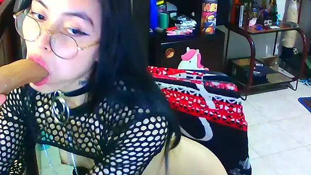 naomi_unu's Live XXX Chat