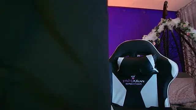 Онлайн чат XXX Emmapark_