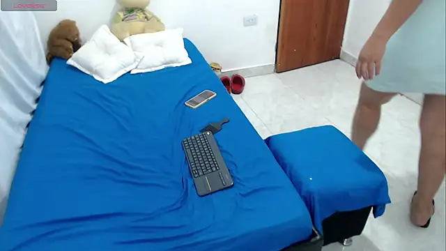 LAURA_Foxht's Live XXX Chat