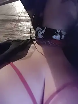 Chatroom XXX en direct de Emily_Kooper