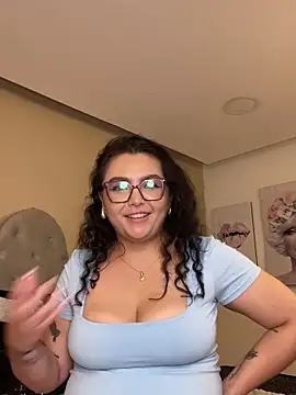 AlmaraRouge 即時 XXX 聊天