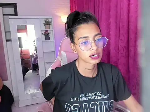 دردشة KarlaSlutSkinny__ الجنسية المباشرة