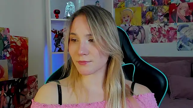 ElaraVoltage live XXX chat