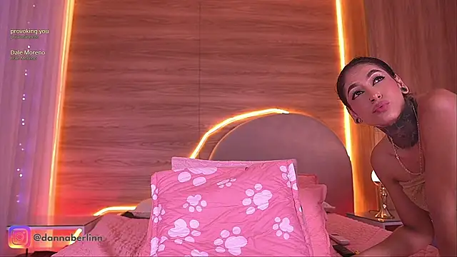 danna_berlin_ Adlı Modelin Canlı XXX Sohbeti