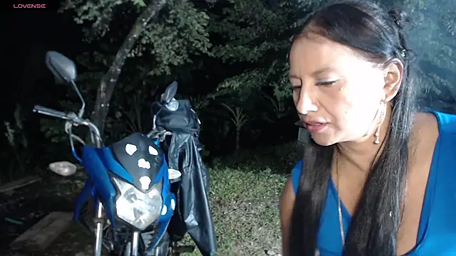 esmeralda_li – webcam-show