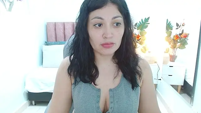 sophia_hadid – Naživo XXX chat