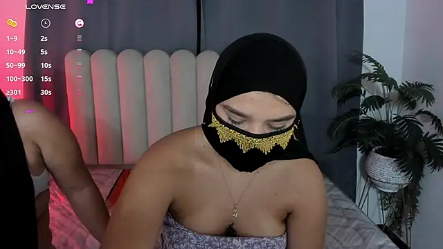 Chat XXX ao vivo de aziza_dalila02