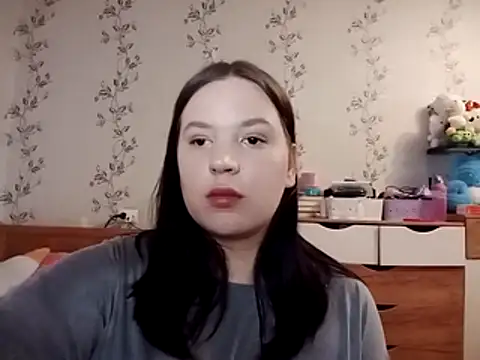 Show modela symmetryinvoid na web-kameri