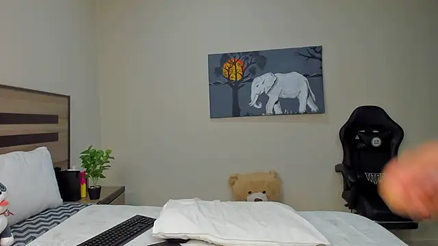 Renee-18 Chat XXX live