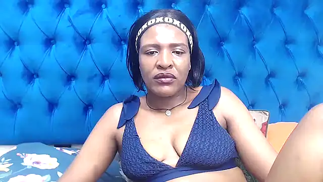 SpicyQueenxxxx Adlı Modelin Canlı XXX Sohbeti