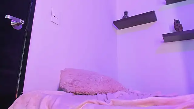 Chat +18 de Miniadelf ao vivo