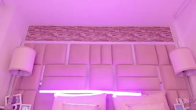 ShaniaBrownn's Live XXX Chat