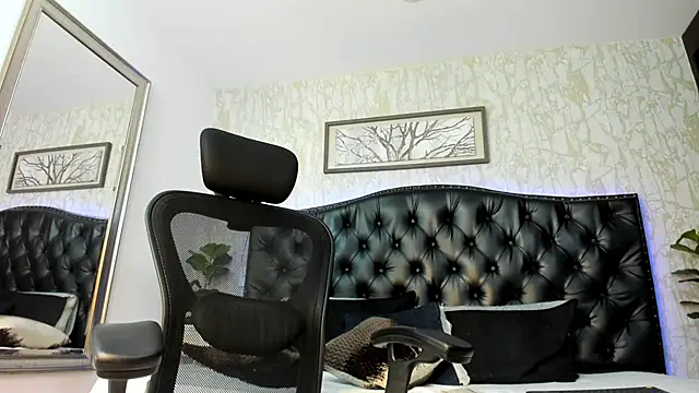 Chat XXX Live Lander_Cruz