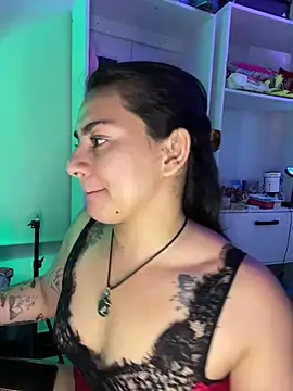 Chat +18 de Amarantha_666 ao vivo