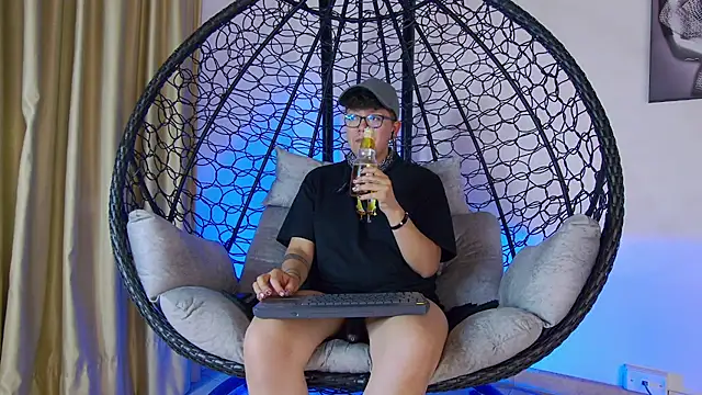 Chat +18 de alex_noa ao vivo