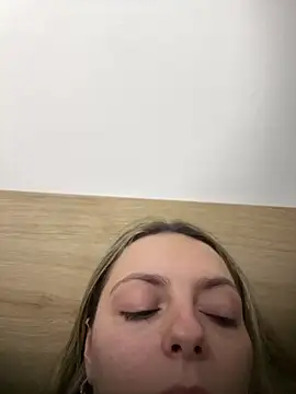 diavola_bionda's Live XXX Chat