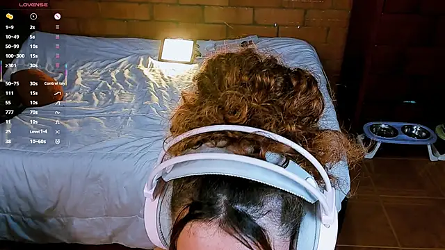 Chat +18 de Annycolin_ ao vivo