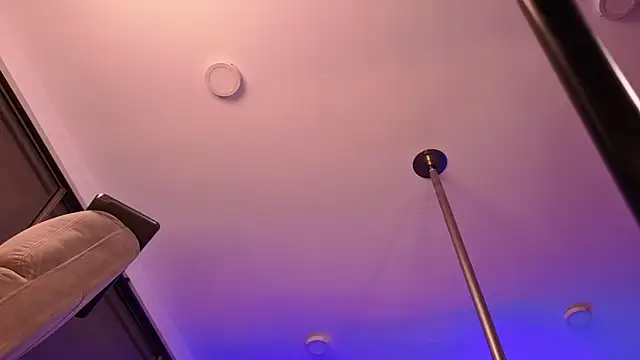 mandi4pole_ Chat XXX in diretta