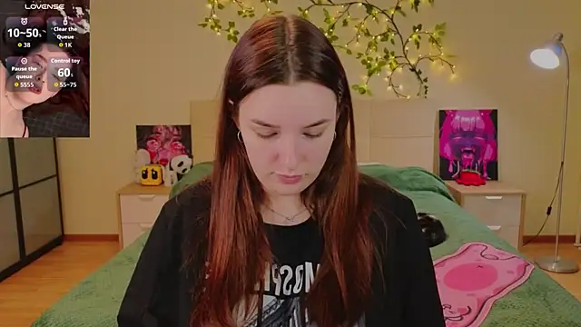 Iwi_wi_wi Chat XXX live