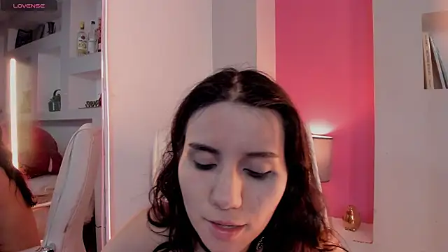 Chatroom XXX en direct de HollyPeach