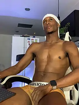 Adam_Byker: διαδικτυακό σόου στην κάμερα