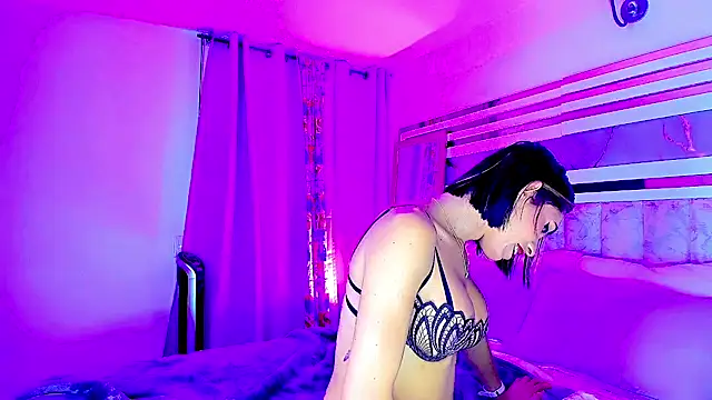 Amira_BabyHot's Webcam Show