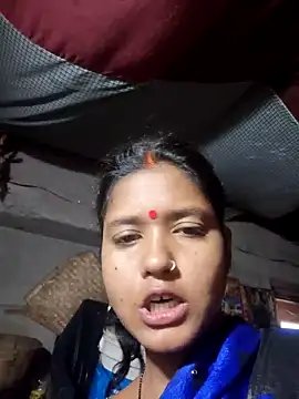 Horny-Rashi Adlı Modelin Canlı XXX Sohbeti