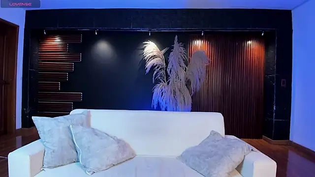 arianarousee Adlı Modelin Canlı XXX Sohbeti