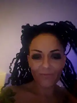 Chat XXX Live shyhornymommy