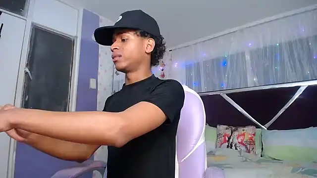 Santy_bigcock_01 Pertunjukan Webcam