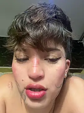 DayanaDG Chat XXX in diretta