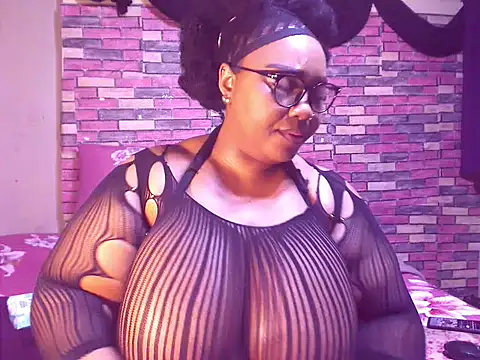 BustySavita Chat XXX live