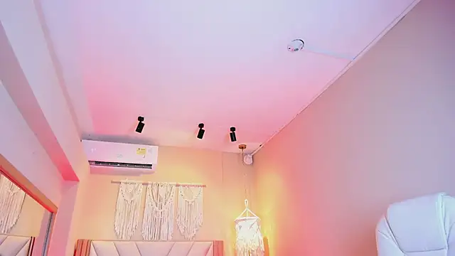 NahimiThompson 即時 XXX 聊天