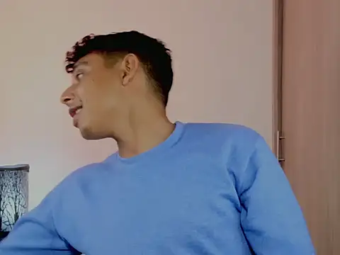 nilo2021: διαδικτυακό σόου στην κάμερα