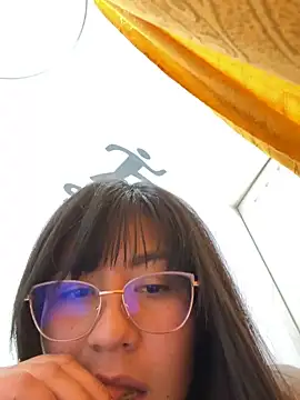 kim_monti Adlı Modelin Canlı XXX Sohbeti