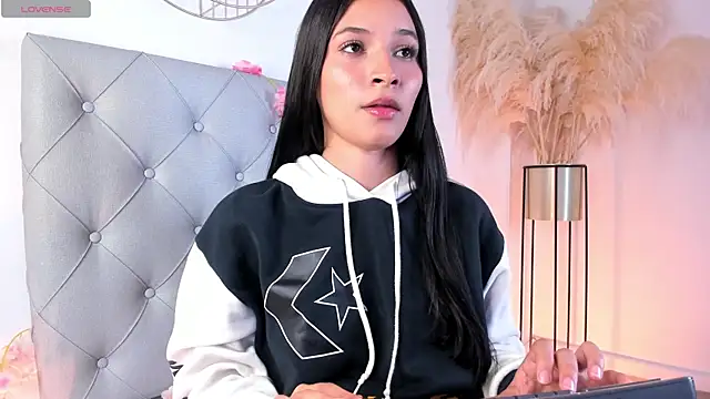 MartinnaGreco Adlı Modelin Canlı XXX Sohbeti