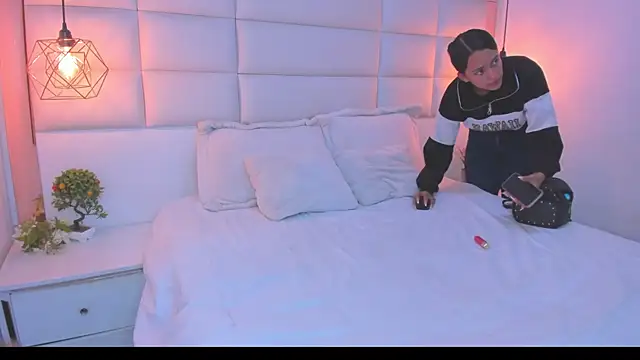 Salome_Smitth_1 Adlı Modelin Canlı XXX Sohbeti