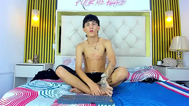 Just18Jake Adlı Modelin Web Kamerası Şovu