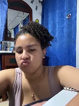 Chat XXX en directo de Selene_Voon