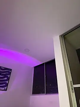 alesziarose_ Adlı Modelin Canlı XXX Sohbeti